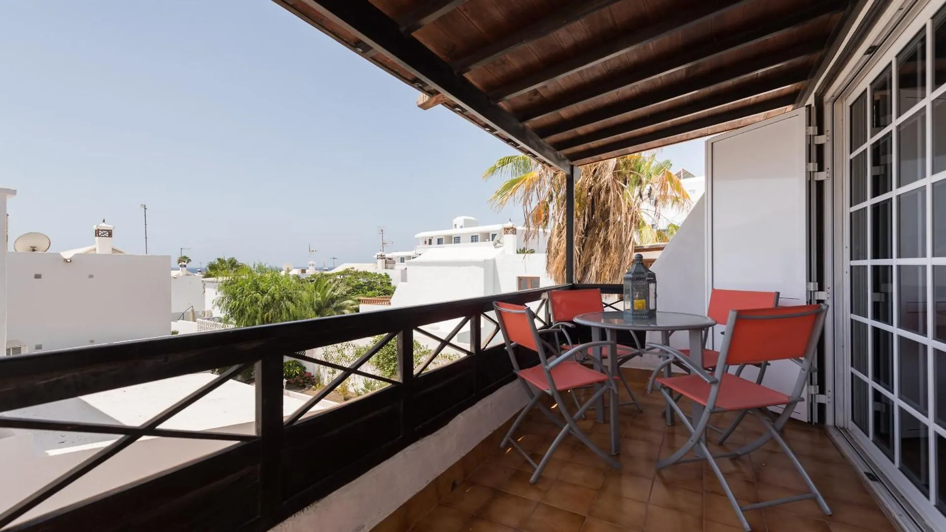 2Br Beach House - Solarium Terrace Shower - 13 Puerto del Carmen  Spain