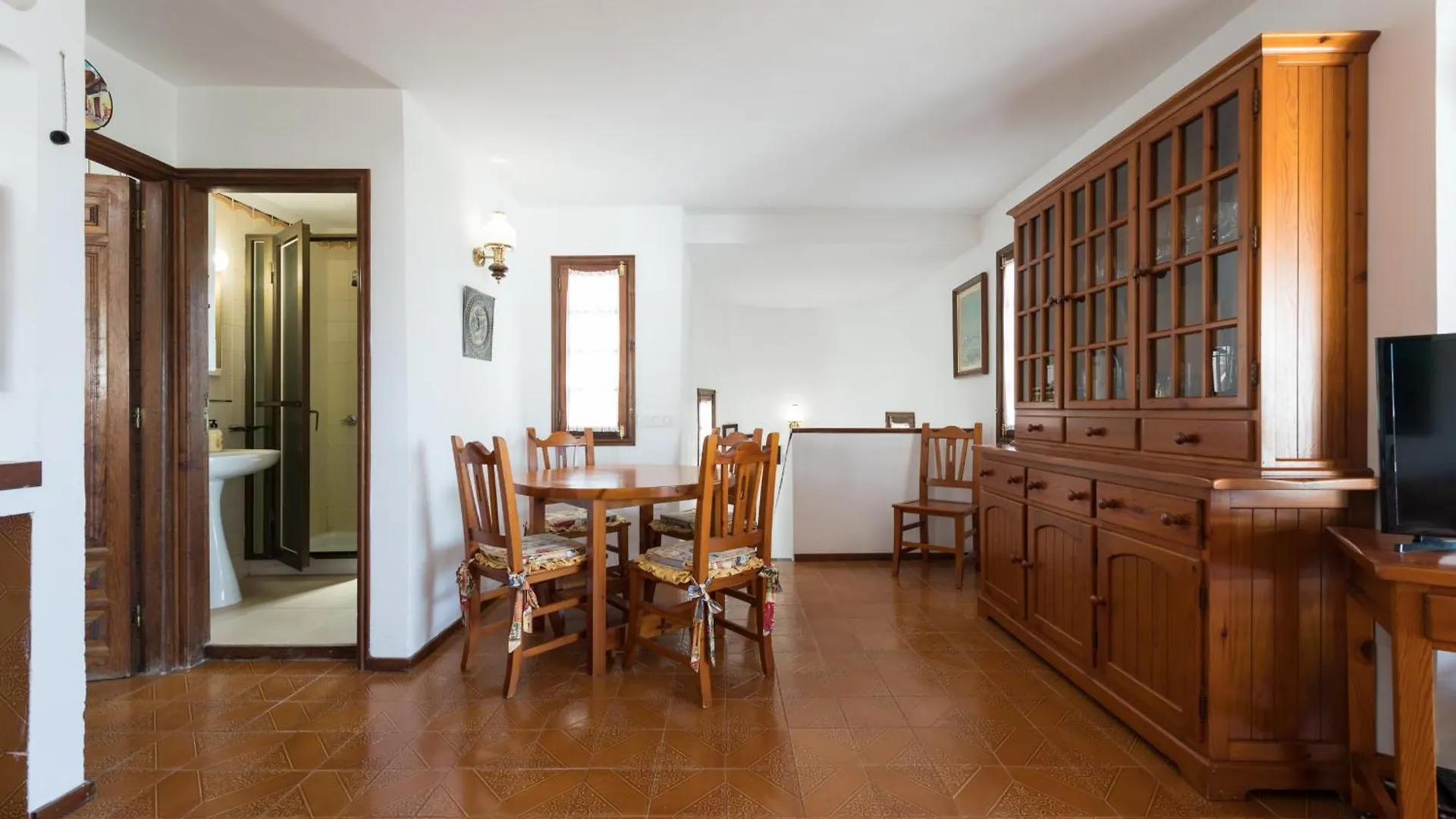 2Br Beach House - Solarium Terrace Shower - 13 Puerto del Carmen  0*, Puerto del Carmen (Lanzarote) Spain
